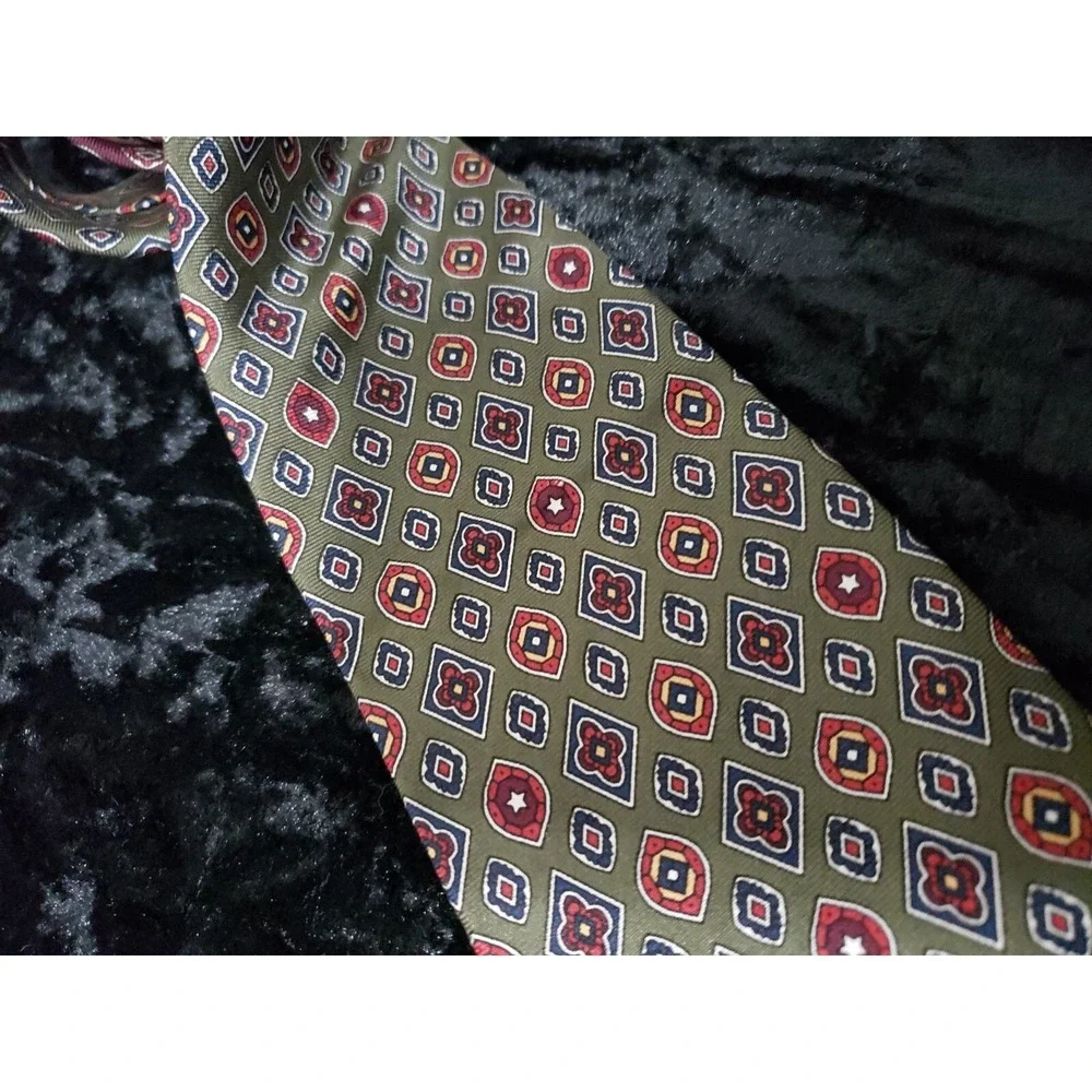 Vintage Tommy Hilfiger Two Tone Designer Mens Neck Tie Green Red Career Wear USA